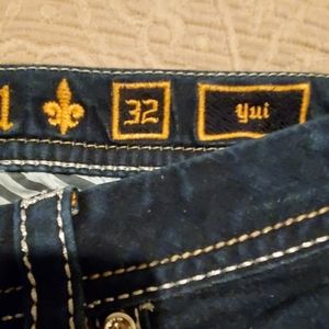 32×34 rock revival Jean's